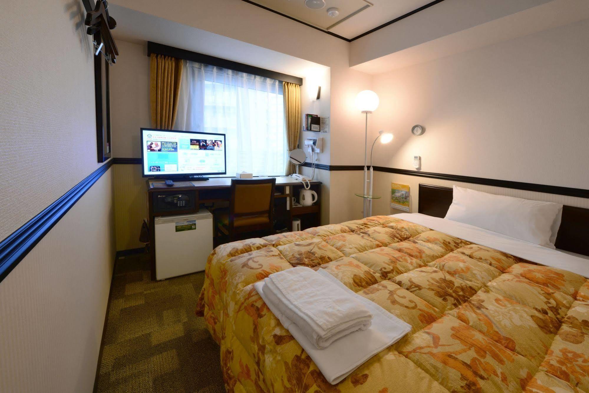Toyoko Inn Aizuwakamatsu Ekimae Exterior foto